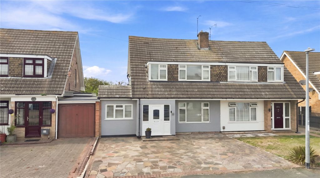 Conway Avenue, Great Wakering, Essex, SS3 0BG