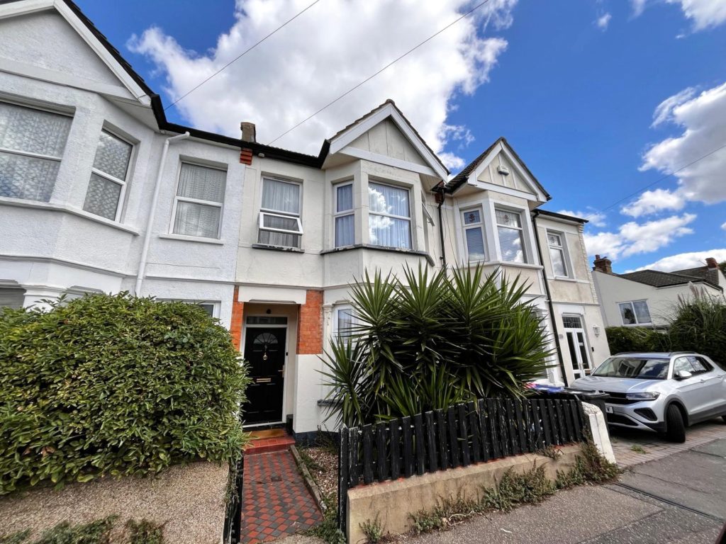 Shaftesbury Avenue, Southend-on-Sea, Essex, SS1 2YS
