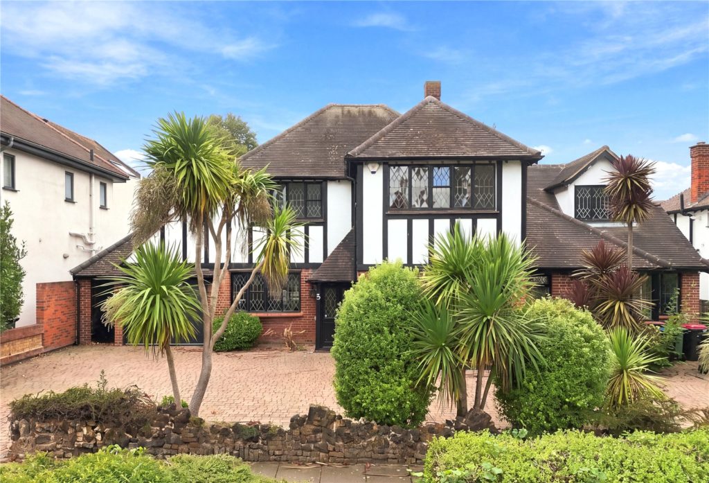 Daines Way, Thorpe Bay, Essex, SS1 3PF
