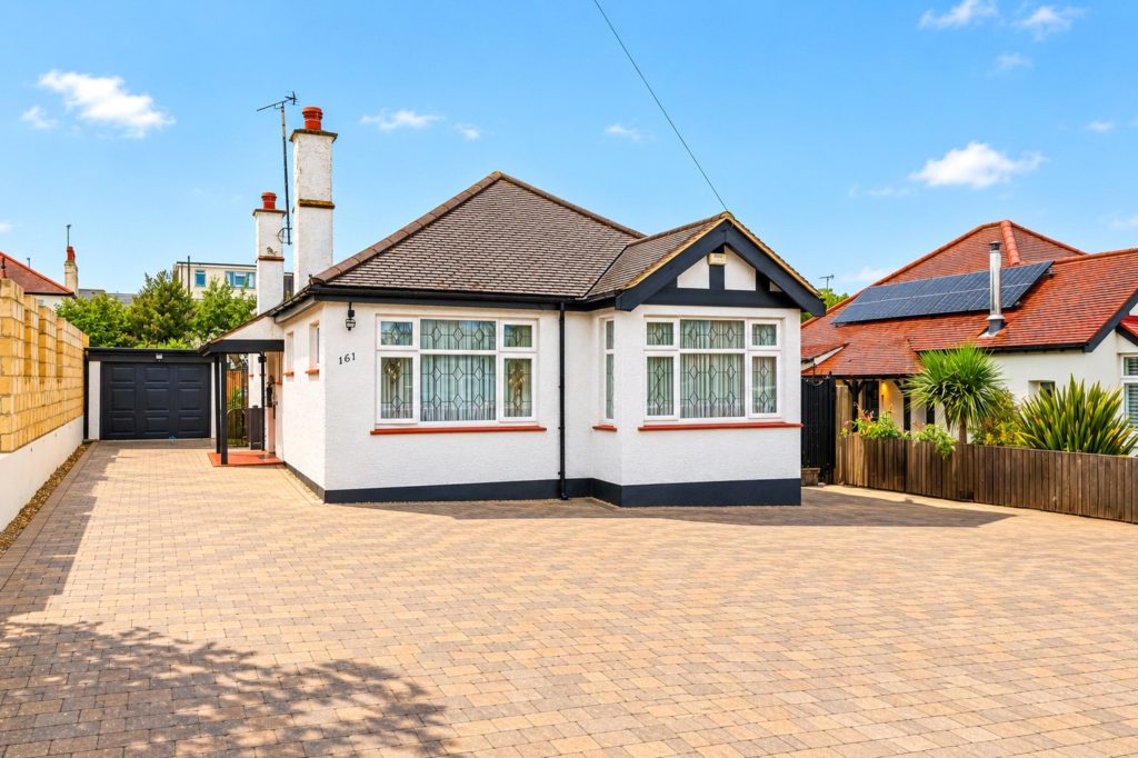 Station Road, Leigh-on-Sea, Essex, SS9 3BN