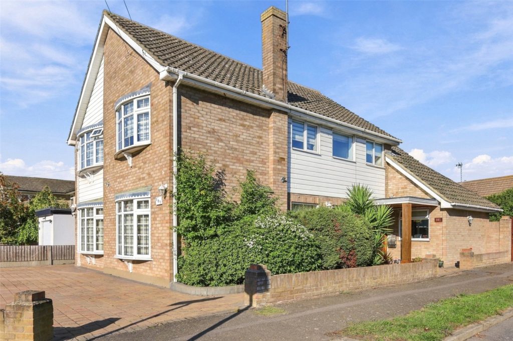 Wyatts Drive, Thorpe Bay, Essex, SS1 3DE